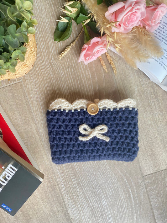Pochette de lecture crochetée - livre de poche