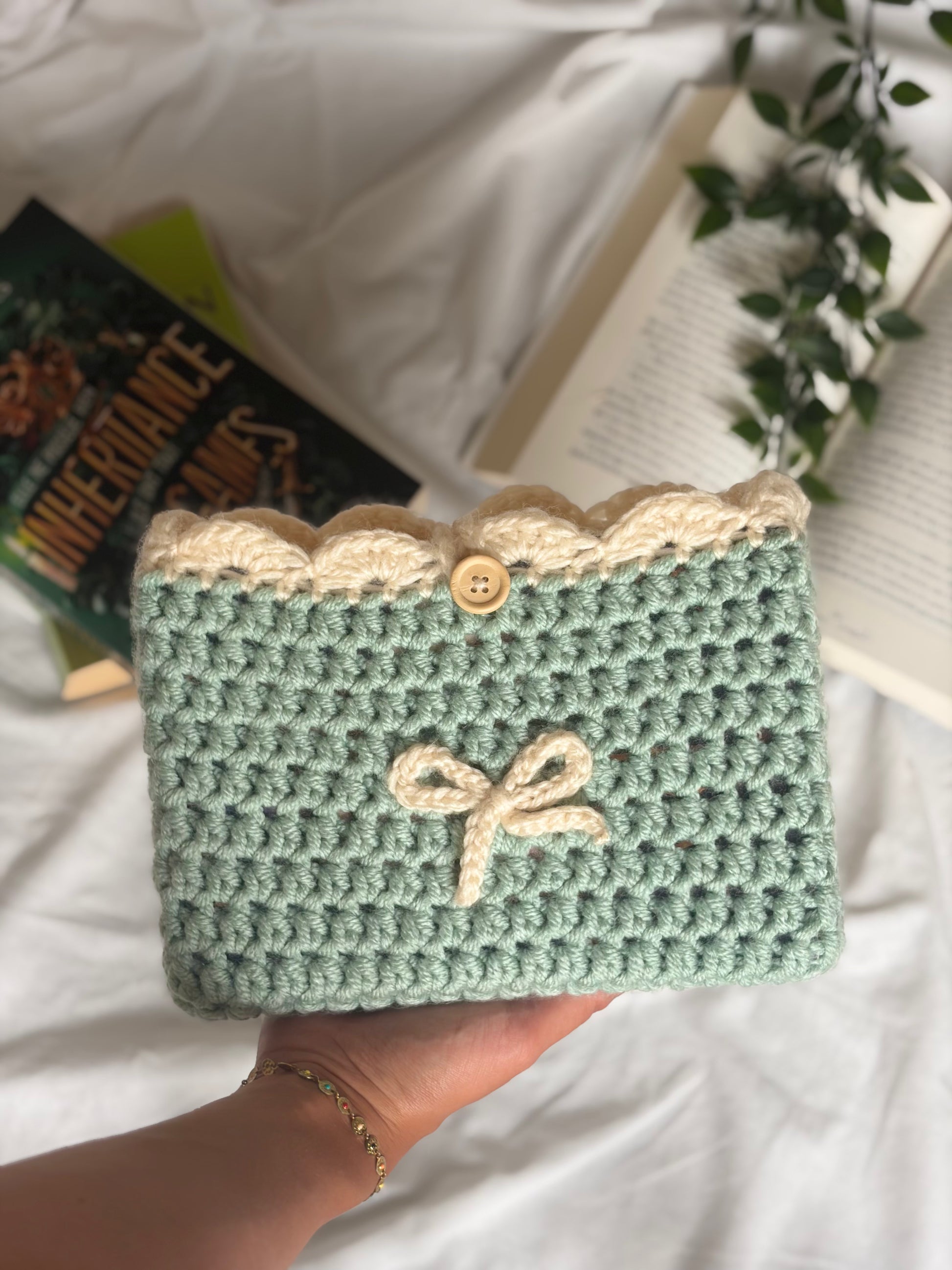 Pochette pour broché en crochet vert